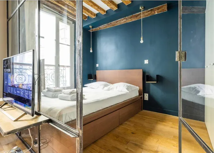 Lejlighed Elegant Loft Au Style Authentique Avec Verriere *